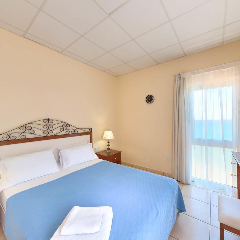 Mackenzie Beach Hotel 拉纳卡 外观 照片