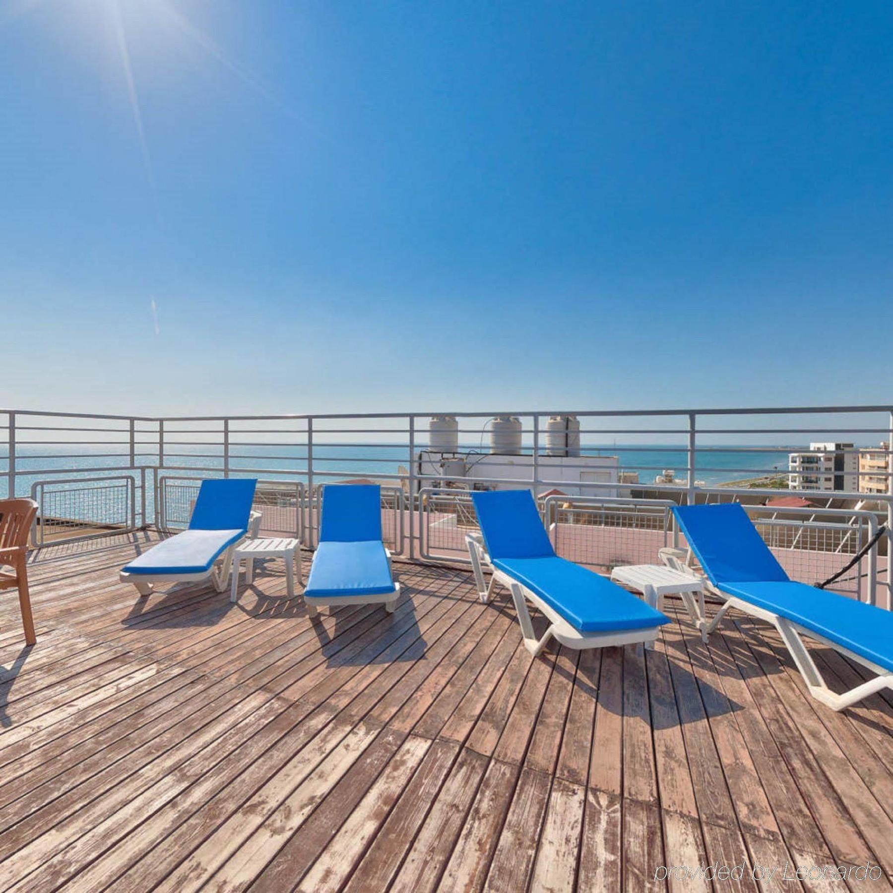 Mackenzie Beach Hotel 拉纳卡 外观 照片