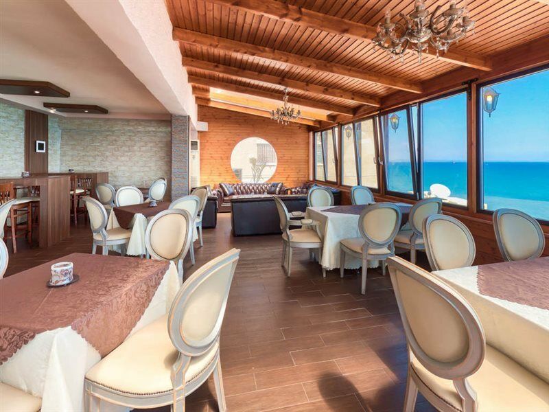 Mackenzie Beach Hotel 拉纳卡 外观 照片